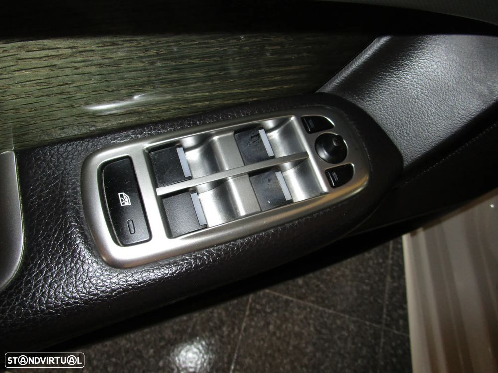 Jaguar XF Sportbrake 2.2 D R-Sport - 37