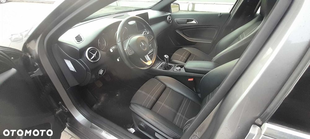 Mercedes-Benz Klasa A 180 Activity Edition - 4