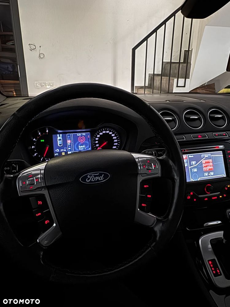 Ford S-Max - 36