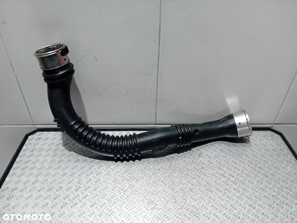 wąż przewód intercoolera Renault Trafic III ułamany uchwyt 144606126R