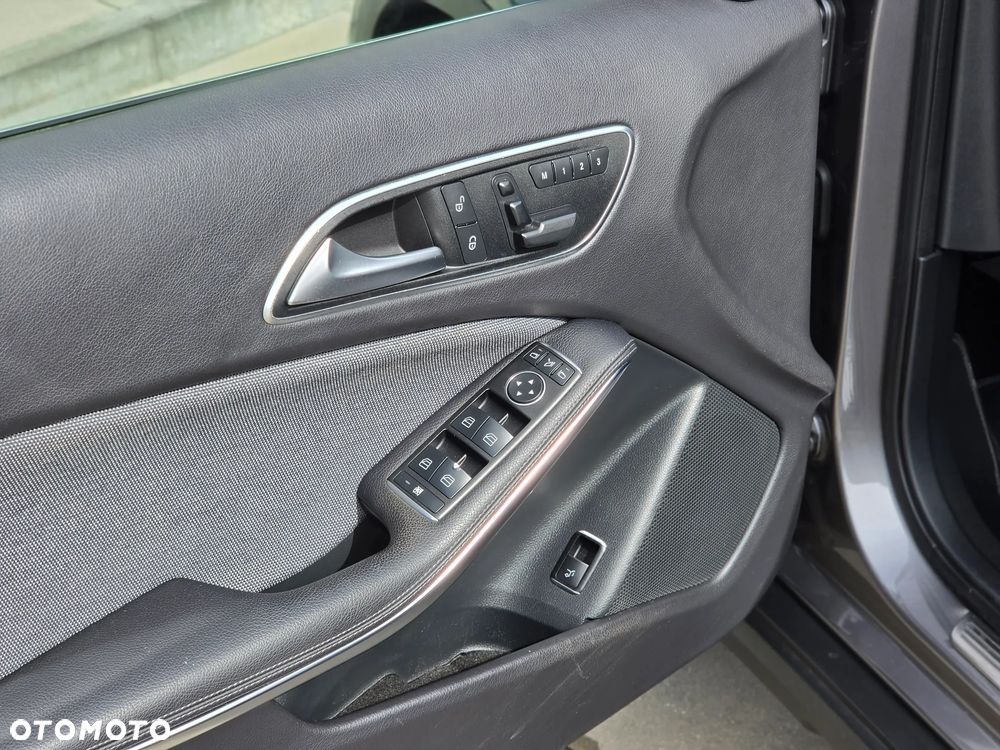 Mercedes-Benz GLA 200 d Activity Edition - 26