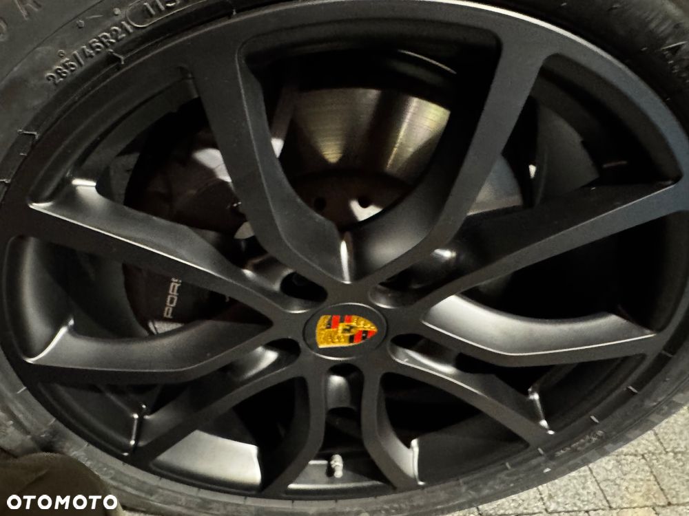 Porsche Cayenne - 18