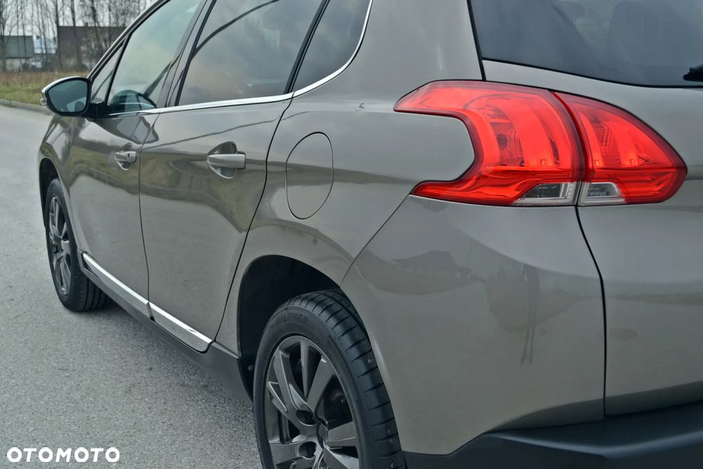 Peugeot 2008 - 12