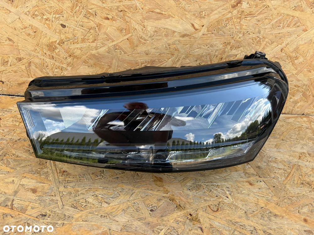 Skoda Fabia IV  lampa przod lewa led - 2