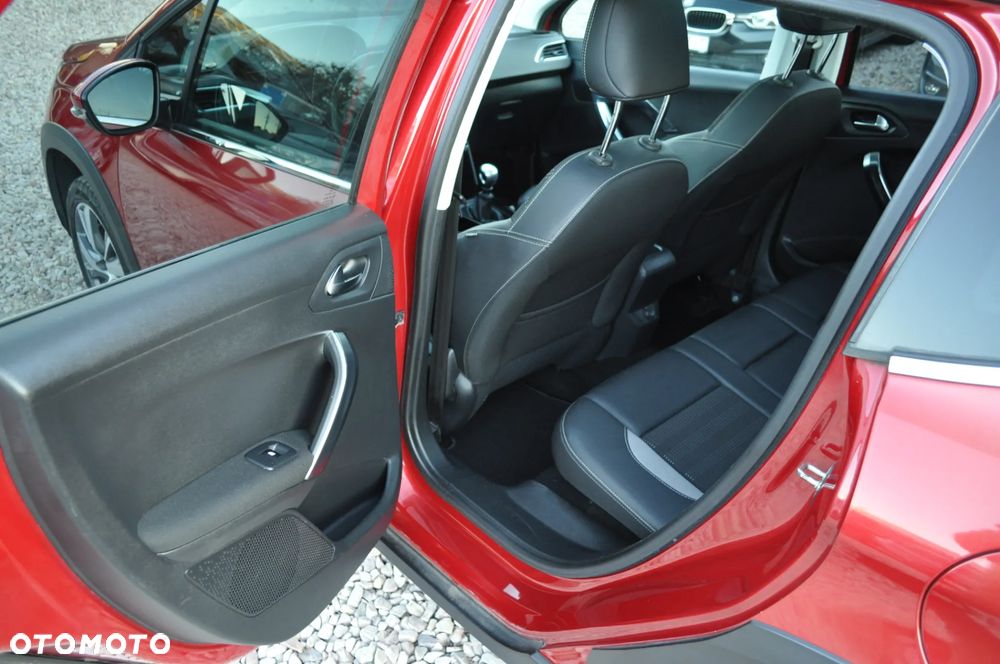 Peugeot 2008 1.2 Pure Tech Allure S&S - 18