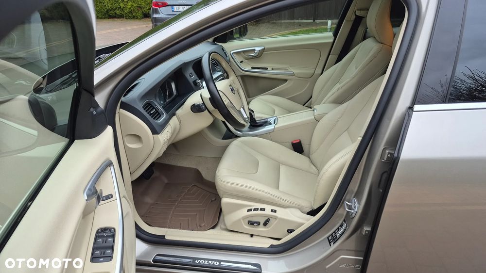 Volvo S60 D3 Geartronic Summum - 22