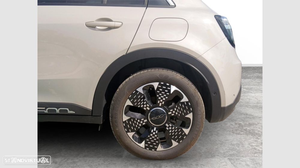 Fiat 600e 54 kWh La Prima - 11