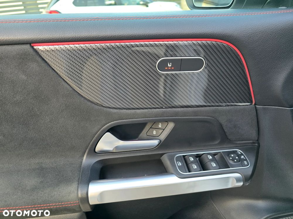 Mercedes-Benz GLB 200 d 4-Matic AMG Line 8G-DCT - 12