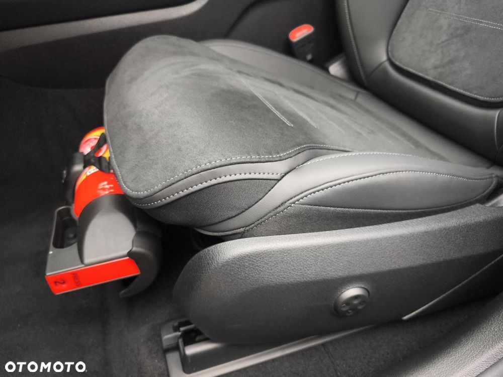 Mercedes-Benz GLC - 11