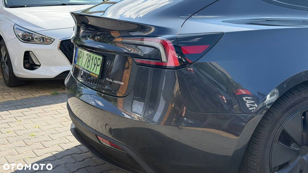 Tesla Model 3 - 9