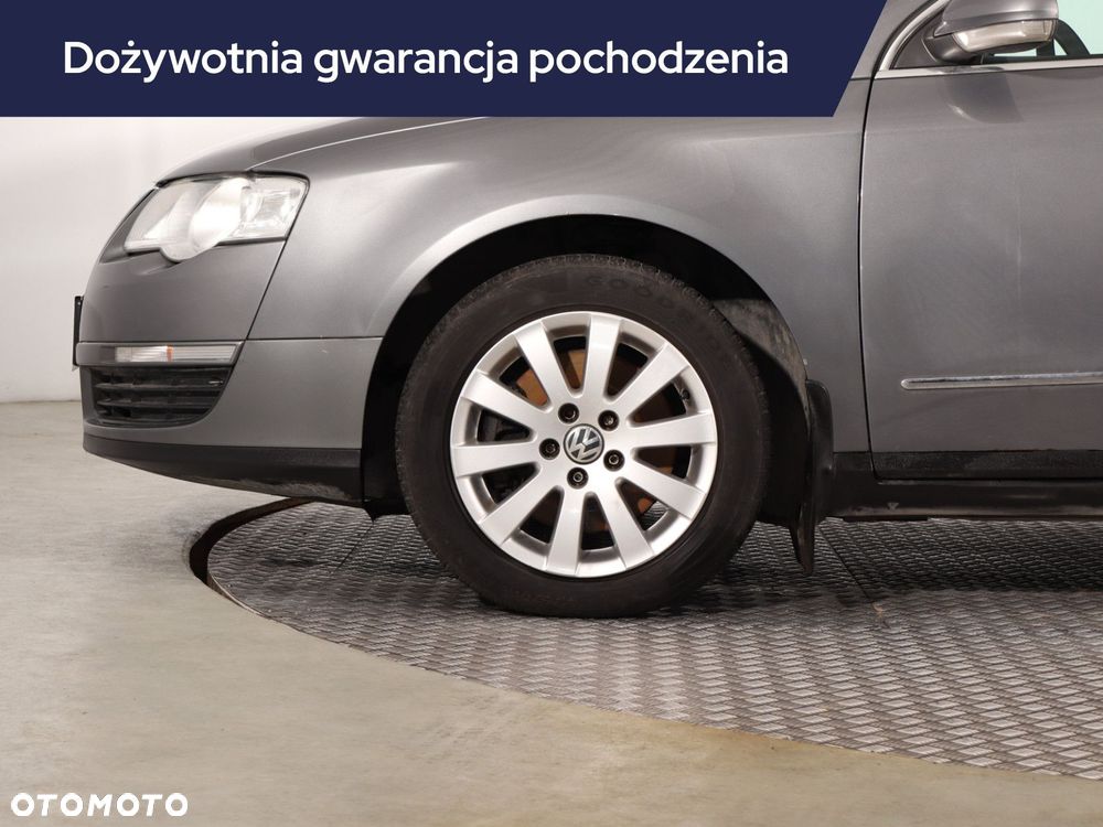 Volkswagen Passat - 17
