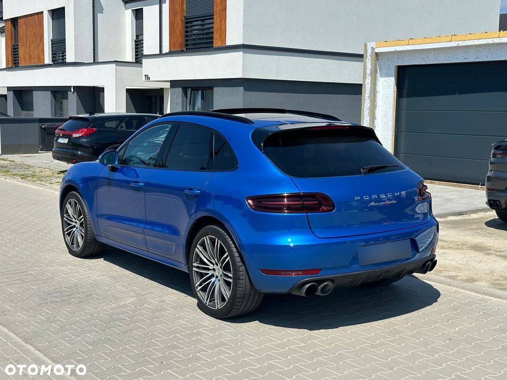 Porsche Macan Turbo - 8