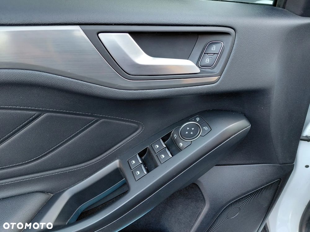 Ford Focus 1.5 EcoBoost Titanium - 23