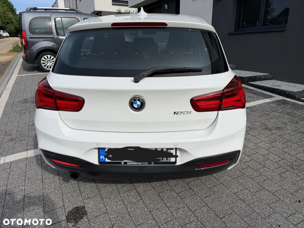 BMW Seria 1 120i M Sport - 4