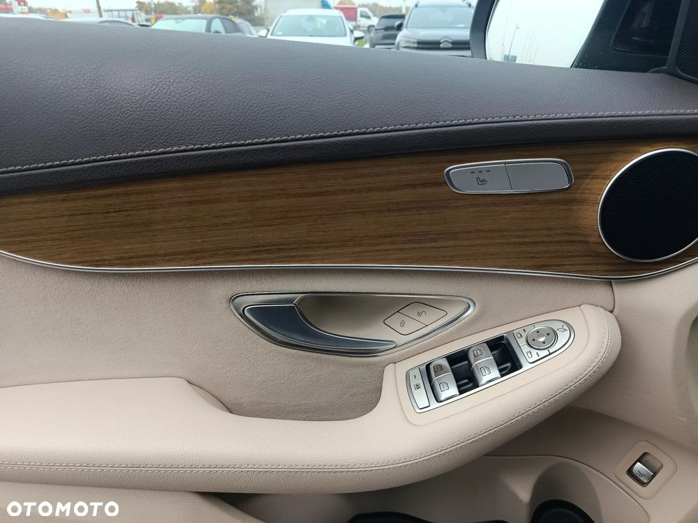 Mercedes-Benz Klasa C 200 4-Matic 7G-TRONIC - 11