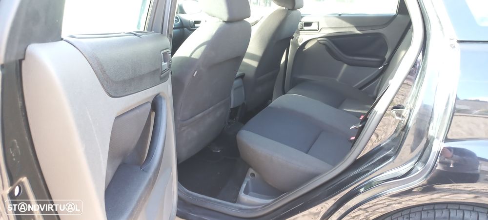 Ford Focus SW 1.6 TDCi Sport - 21