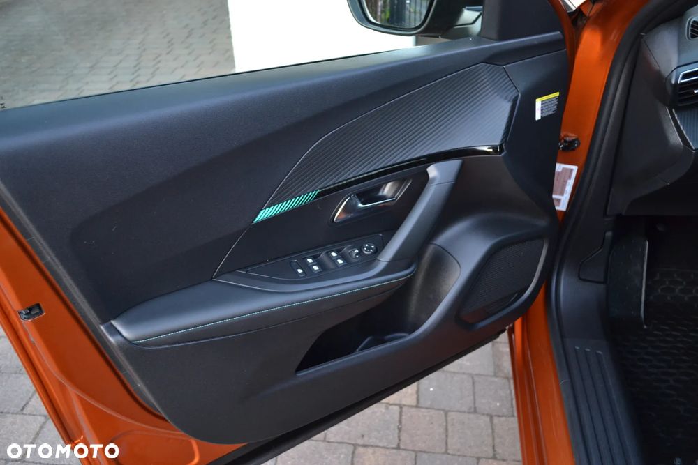 Peugeot 2008 1.2 PureTech Allure Pack S&S EAT8 - 28