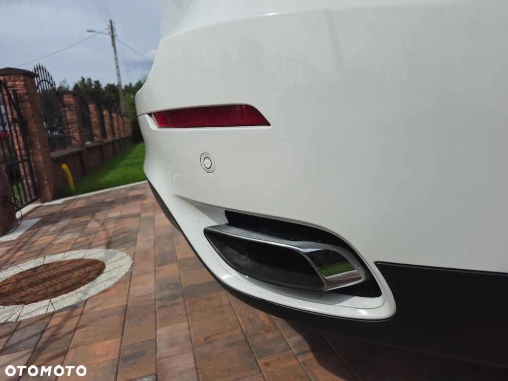 BMW X6 50i xDrive - 11