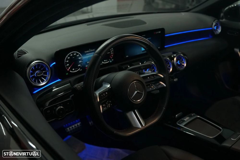 Mercedes-Benz A 250 e AMG Line - 8