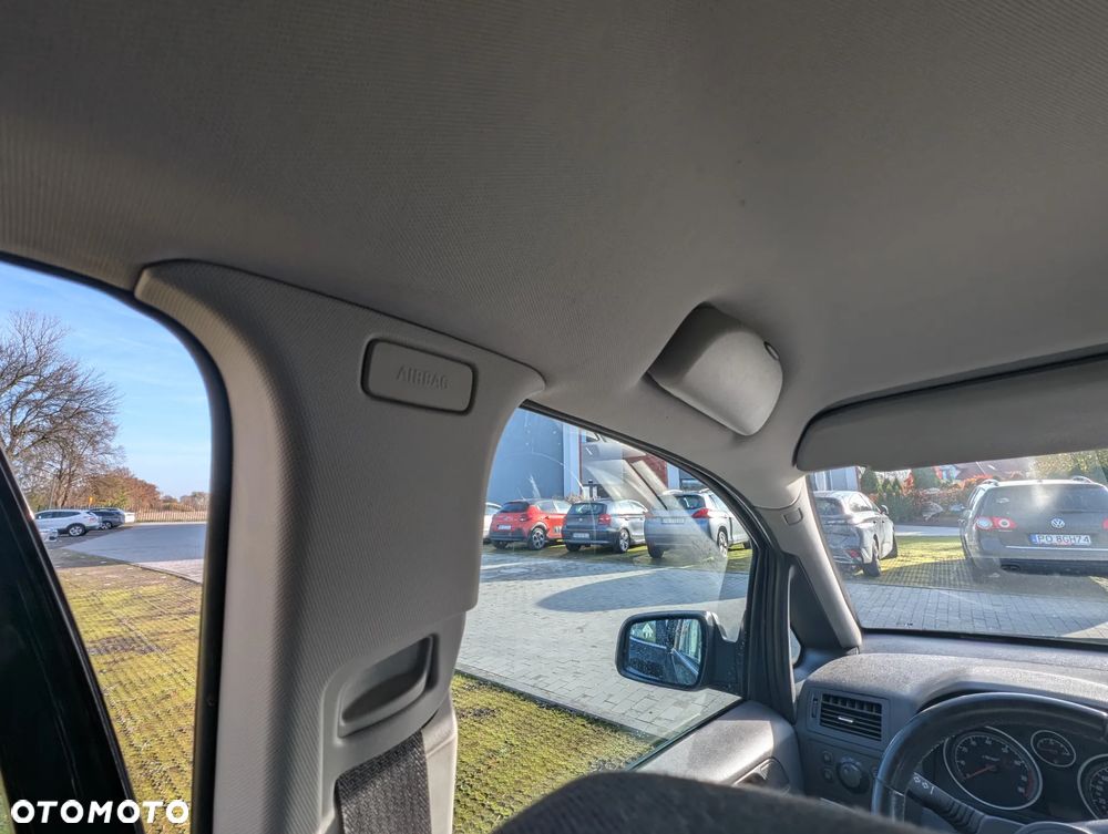 Opel Zafira 1.8 Cosmo - 27