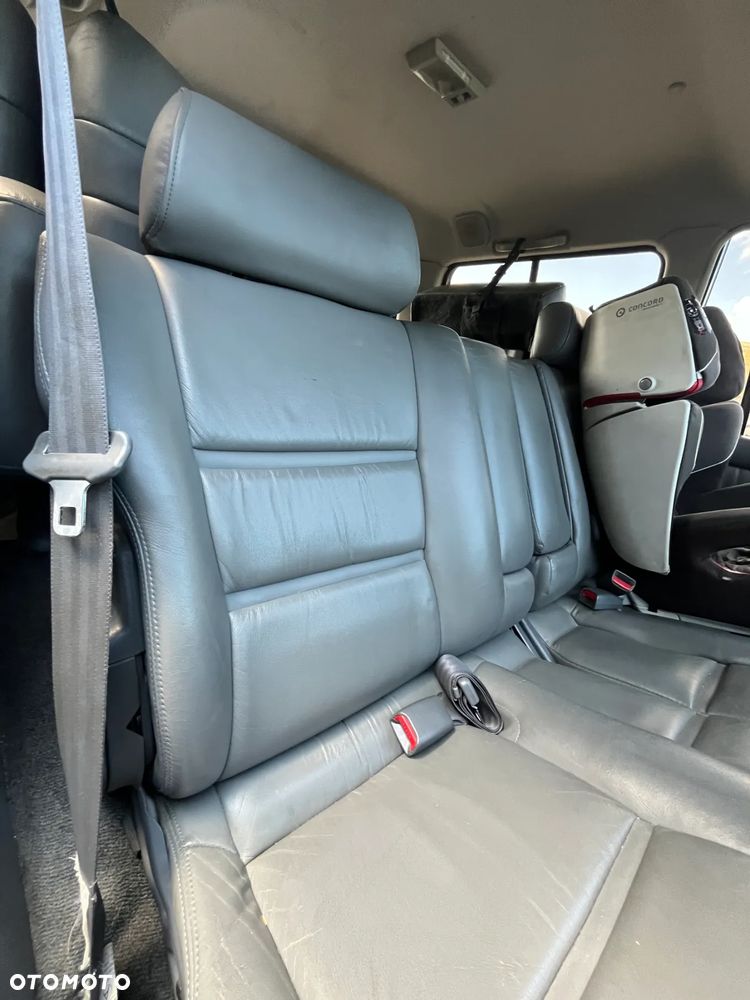 Toyota Land Cruiser - 20