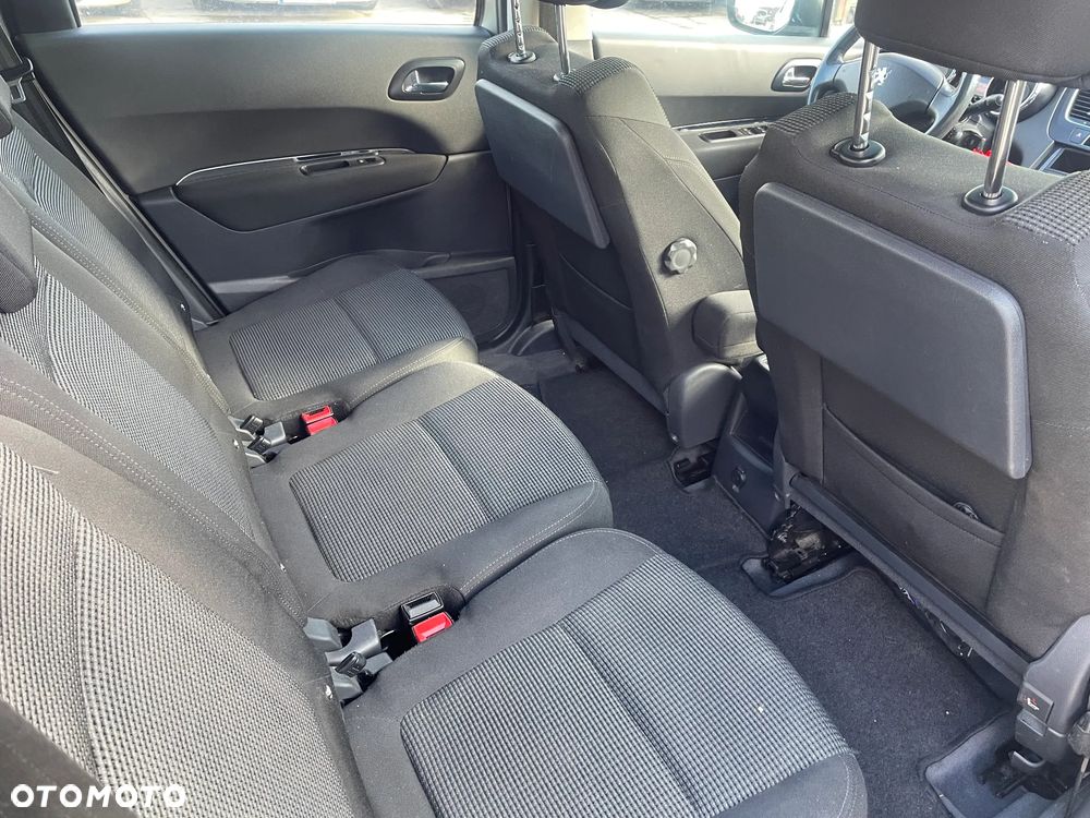 Peugeot 5008 - 6