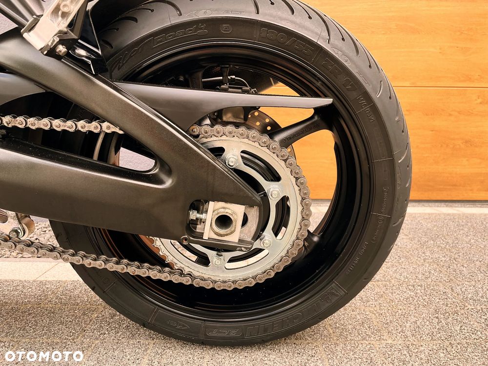 Yamaha FZ8 - 13