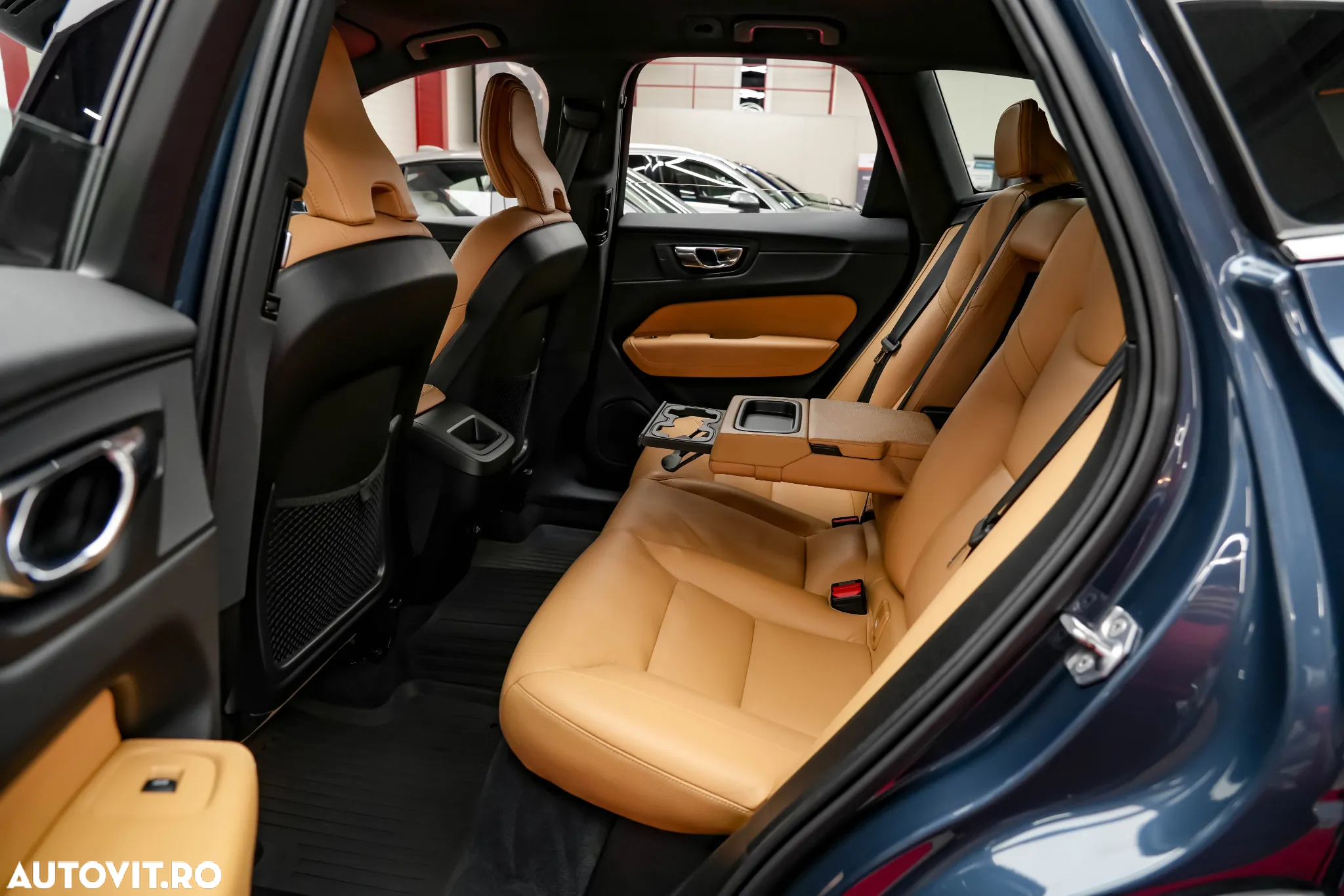 Volvo XC 60 B4 MHEV AT8 AWD Inscription - 6