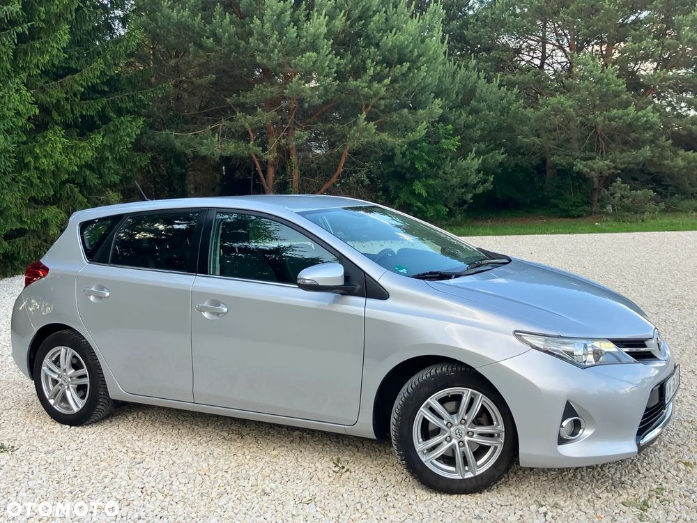 Toyota Auris 1.6 Prestige - 16