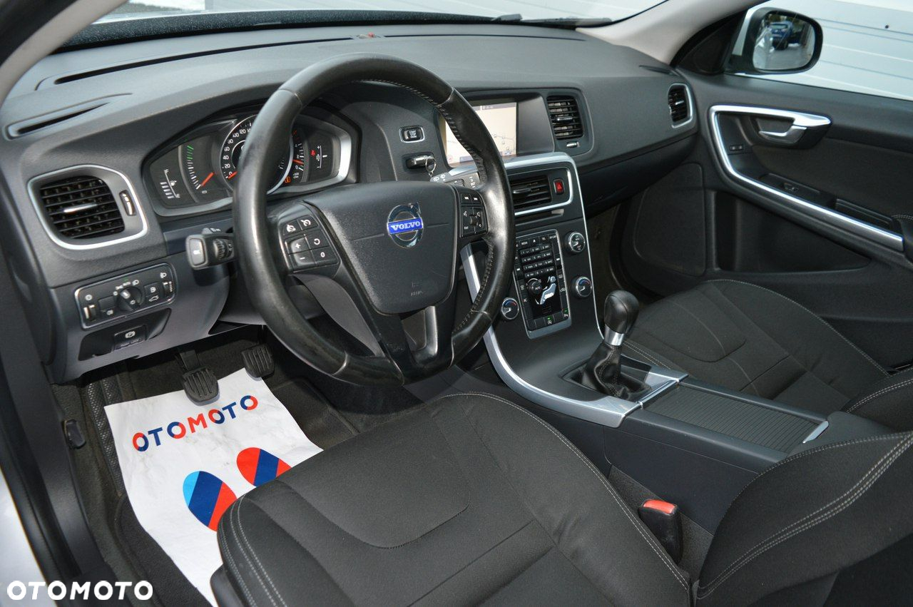 Volvo V60 D2 Kinetic - 19