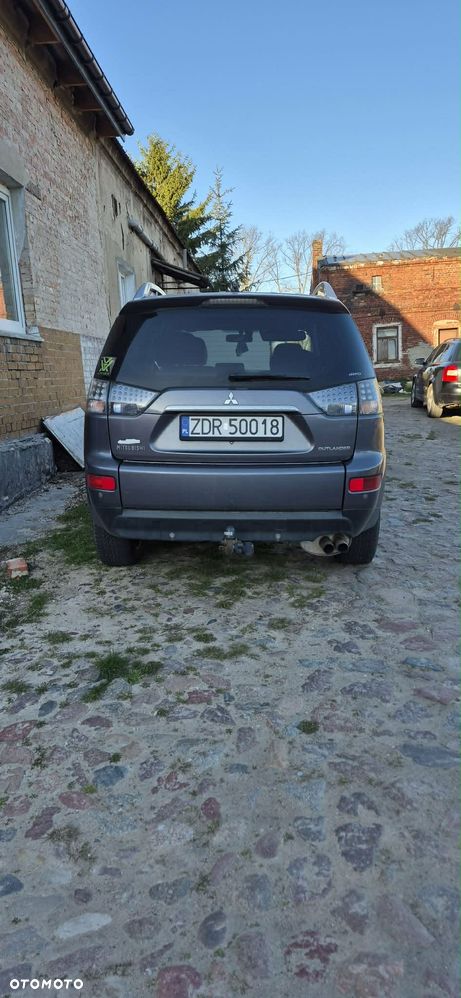 Mitsubishi Outlander 2.0 DID Instyle - 4