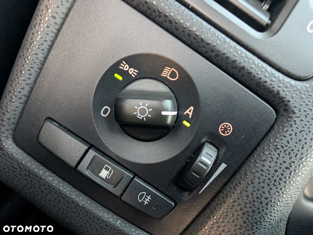 Volvo C30 D4 R-Design - 26