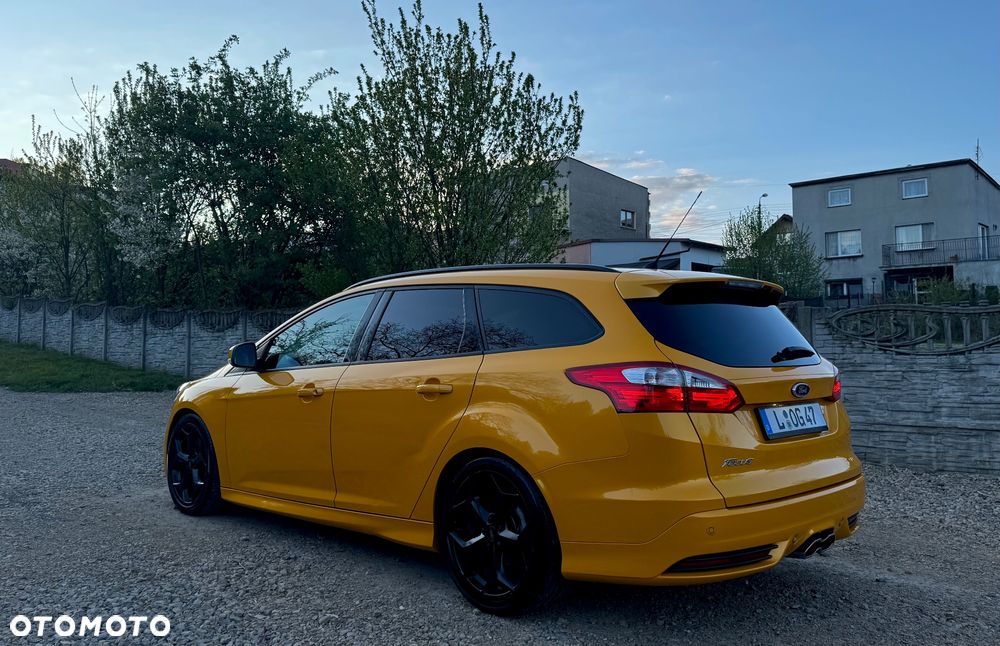 Ford Focus 2.0 EcoBoost ST mit Leder-Sport-Paket - 7