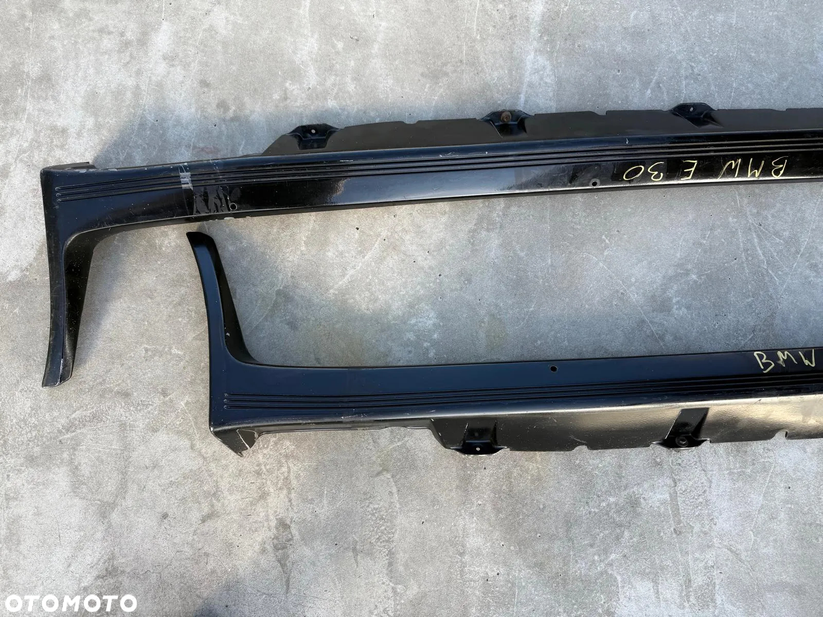 BMW 3 E30 COUPE NAKŁADKA PROGU M TECHNIK 1952331 1952332 - 2
