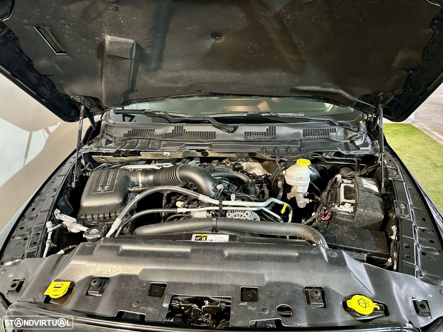 Dodge RAM 1500 5.7 V8 - 44