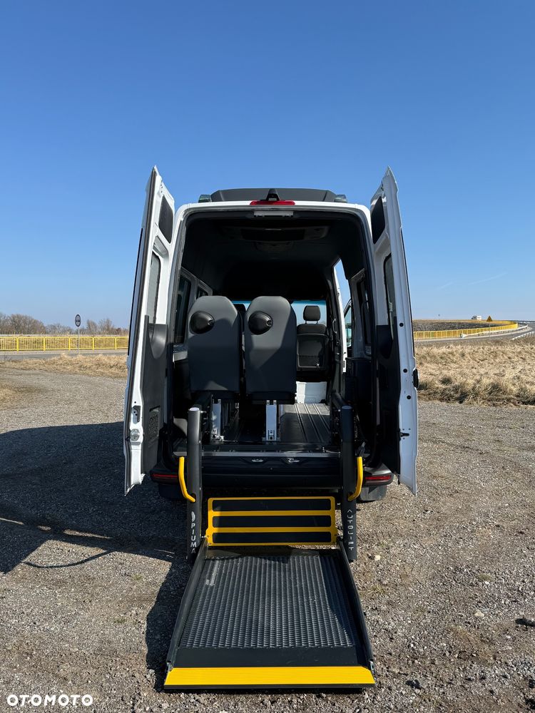 Mercedes-Benz Sprinter - 2