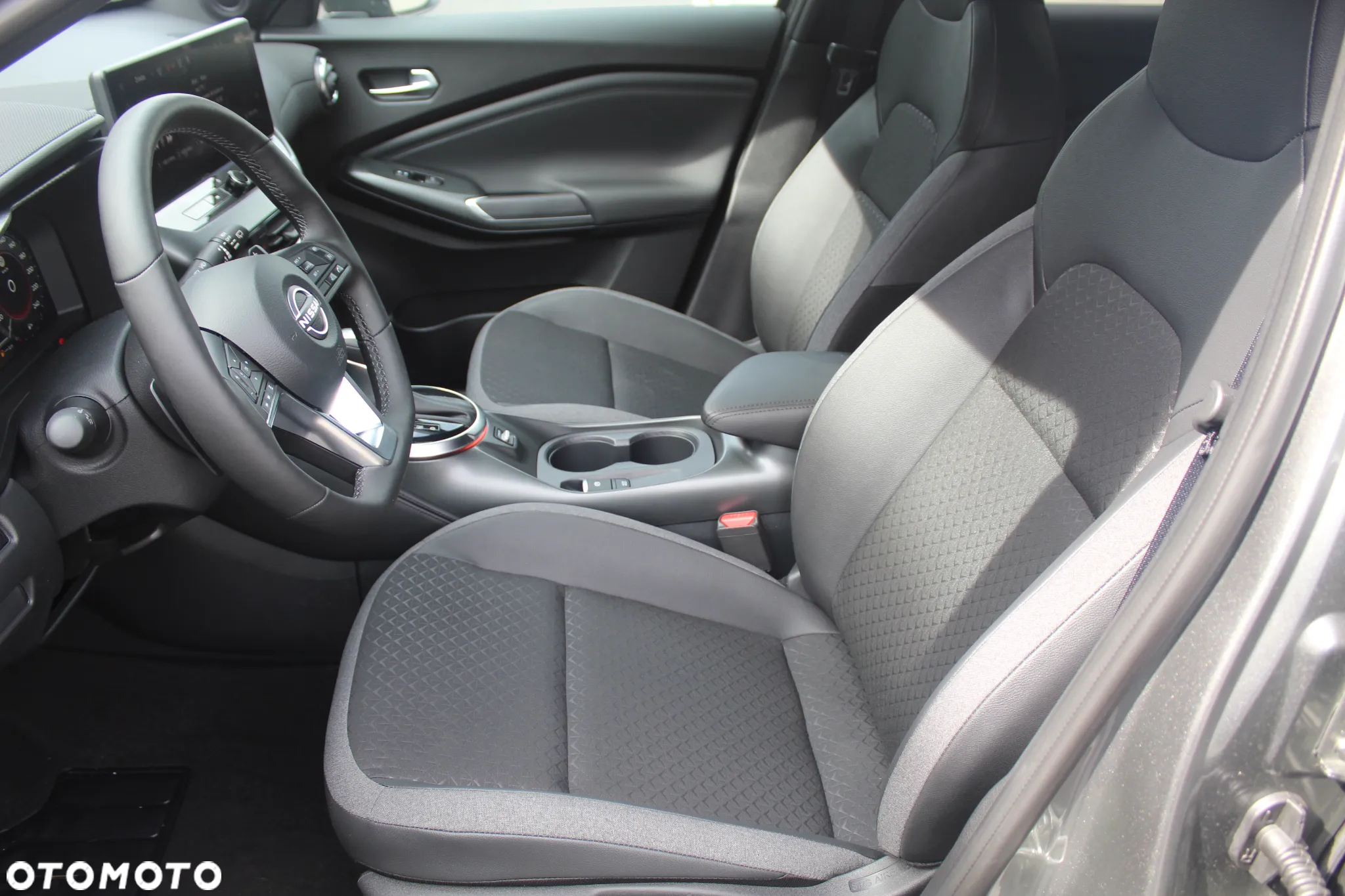 Nissan Juke 1.0 DIG-T N-Connecta DCT - 6