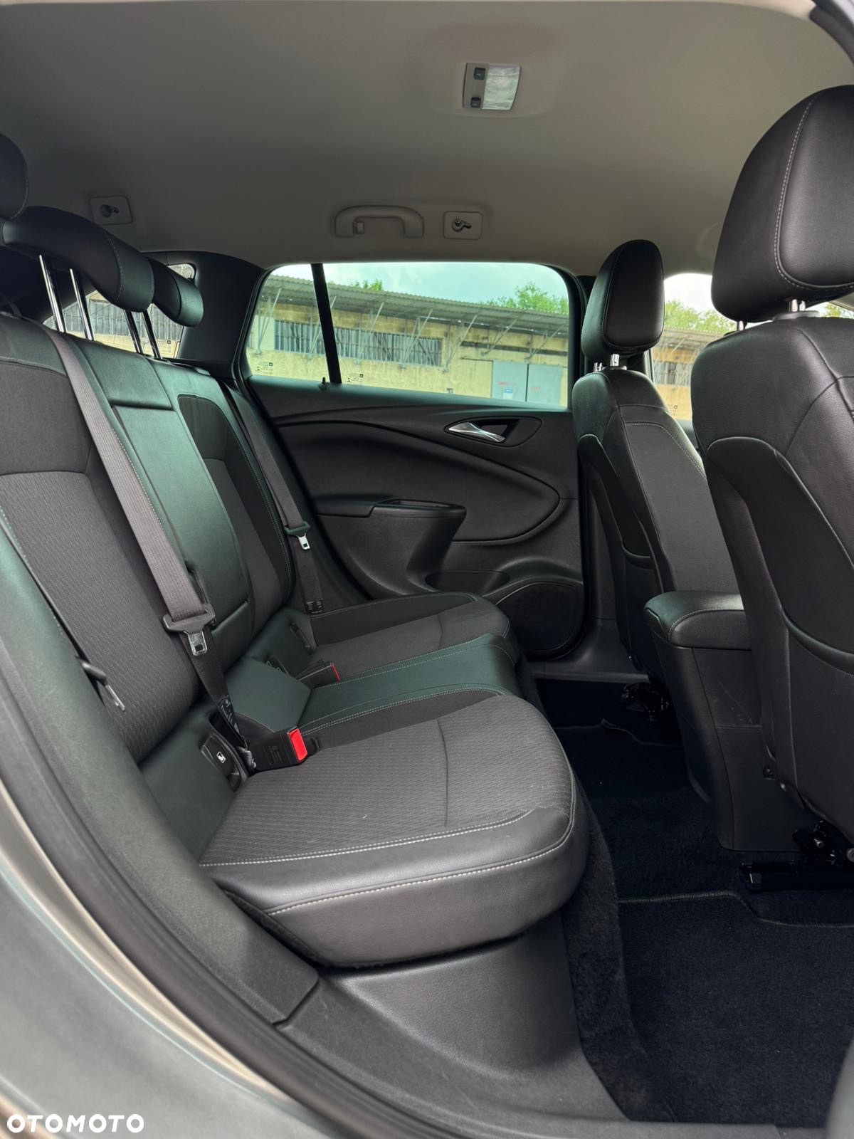 Opel Astra V 1.4 T Dynamic - 13
