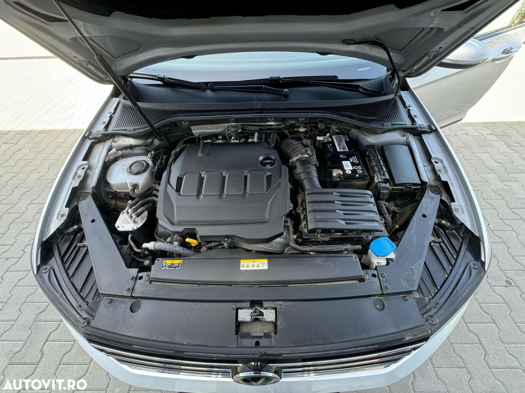 Volkswagen Passat 2.0 TDI DSG Advance - 37