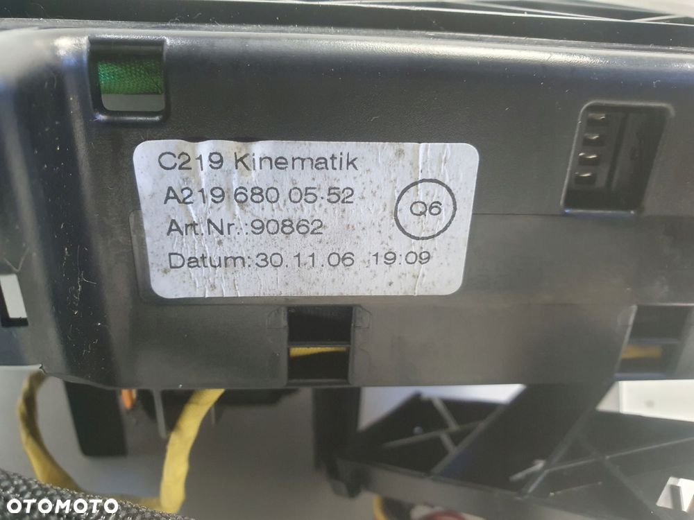 Mercedes CLS C219 W219 PANEL KONSOLI ŚRODKOWEK Zmieniarka A2196800552 - 5