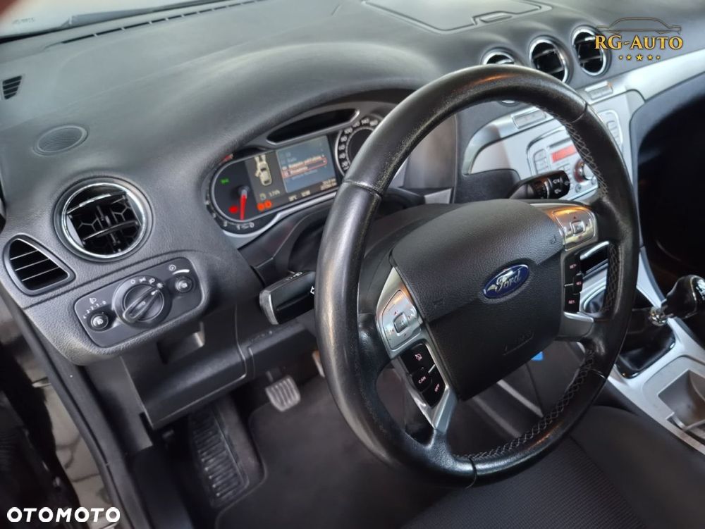 Ford S-Max - 33