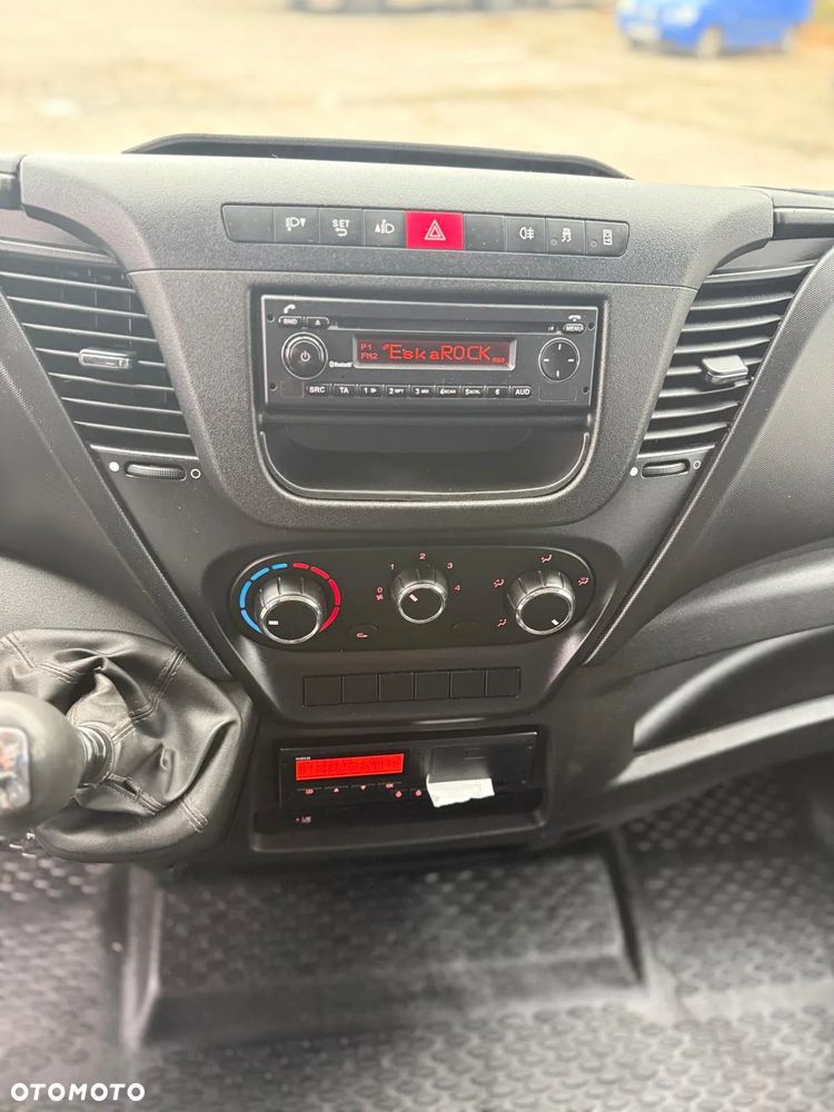 Iveco Daily* 72c18 Daily Zabudowa TEKBO  (firanka/kurtyna) - 27