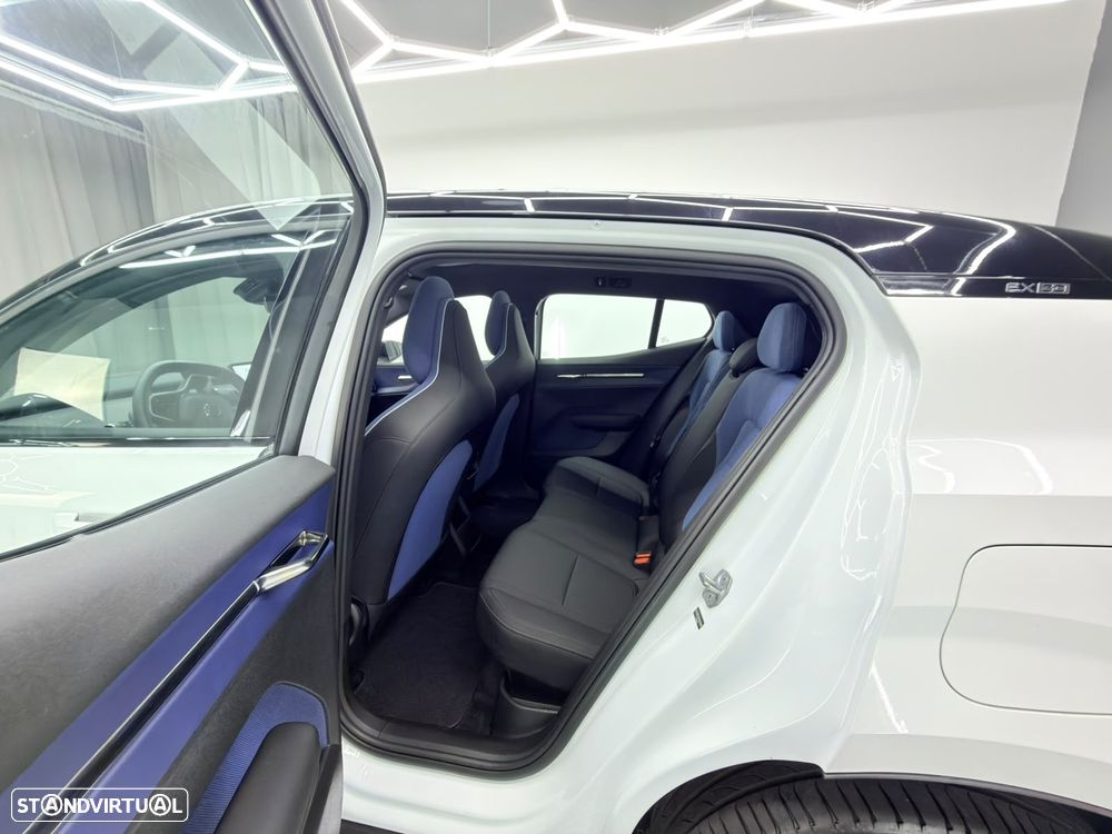 Volvo EX30 P5 Electric Long Range RWD Ultra - 10