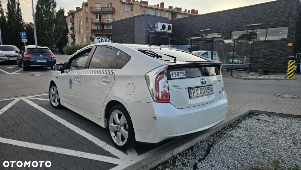 Toyota Prius - 3