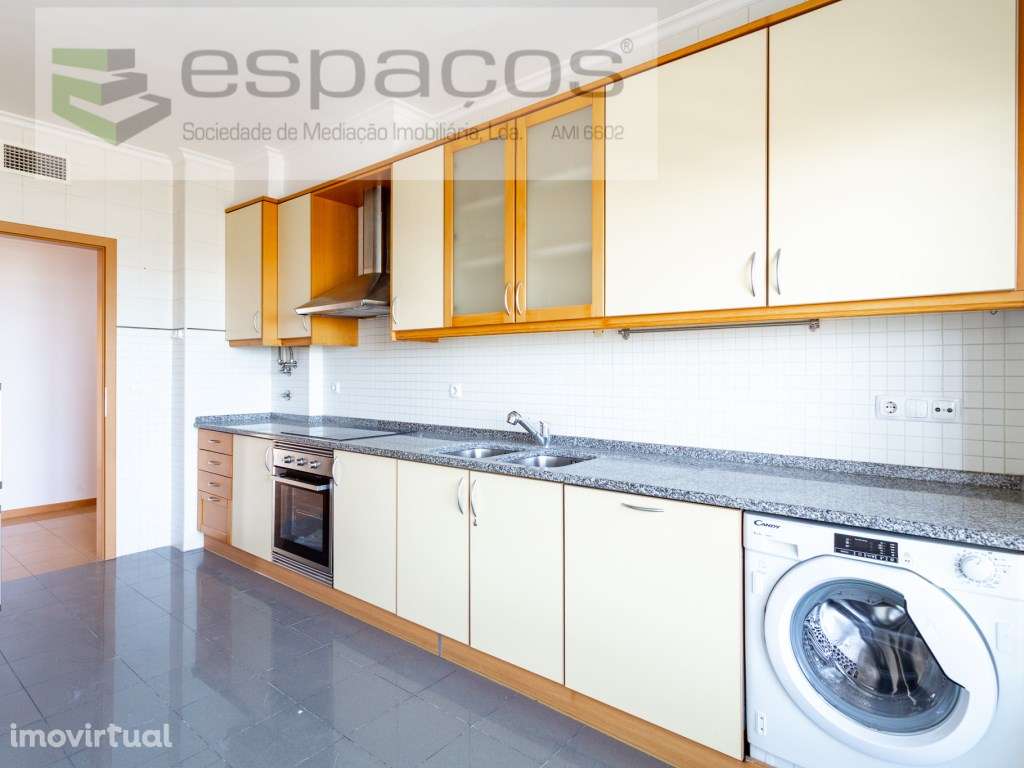 T2 na Quinta da Parreirinha, Vista rio, Parqueamento e arrecadação - Grande imagem: 3/24