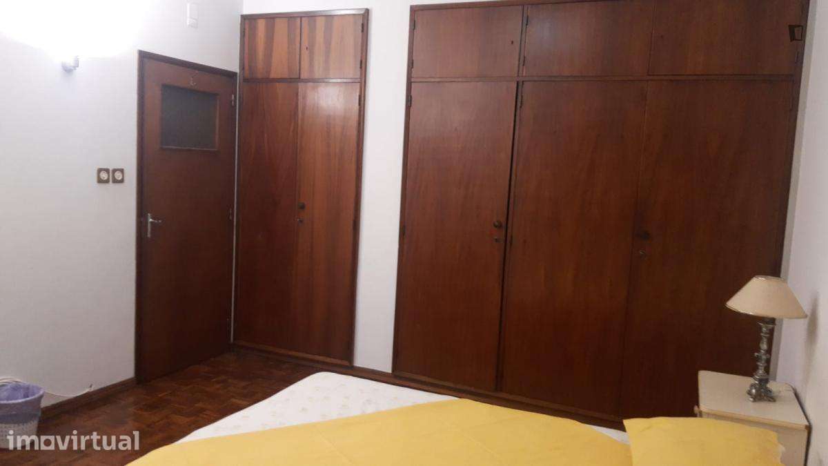 Quarto - localizado em Bairro do Sol Coimbra - Grande imagem: 4/10
