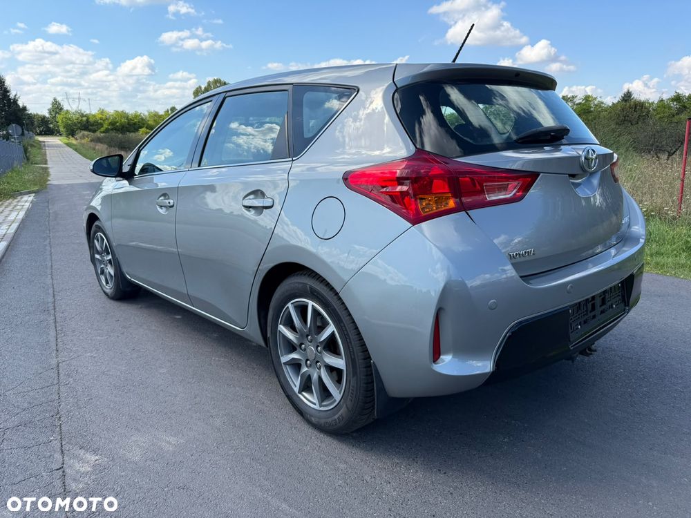 Toyota Auris - 13