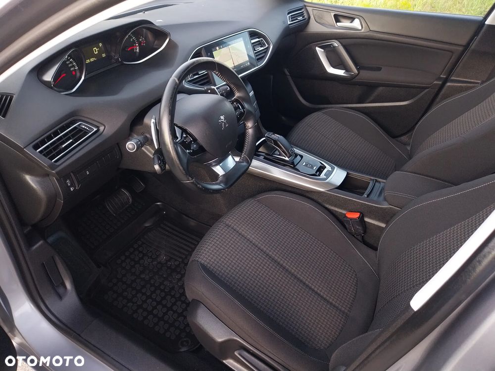 Peugeot 308 1.2 PureTech GPF Active Pack Business S&S EAT8 - 11