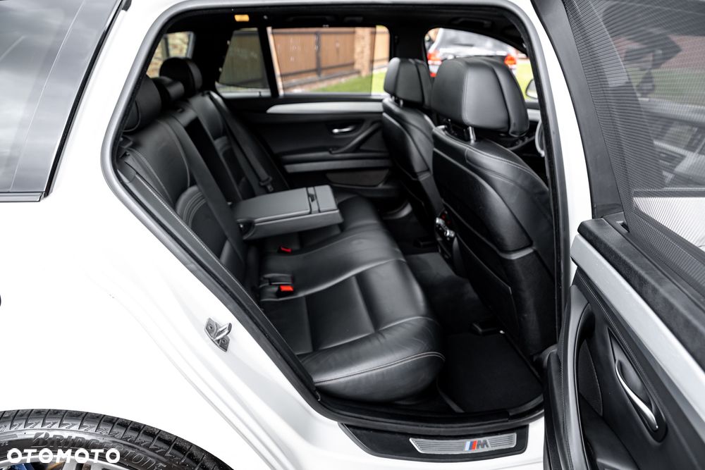 BMW Seria 5 M550d xDrive - 21