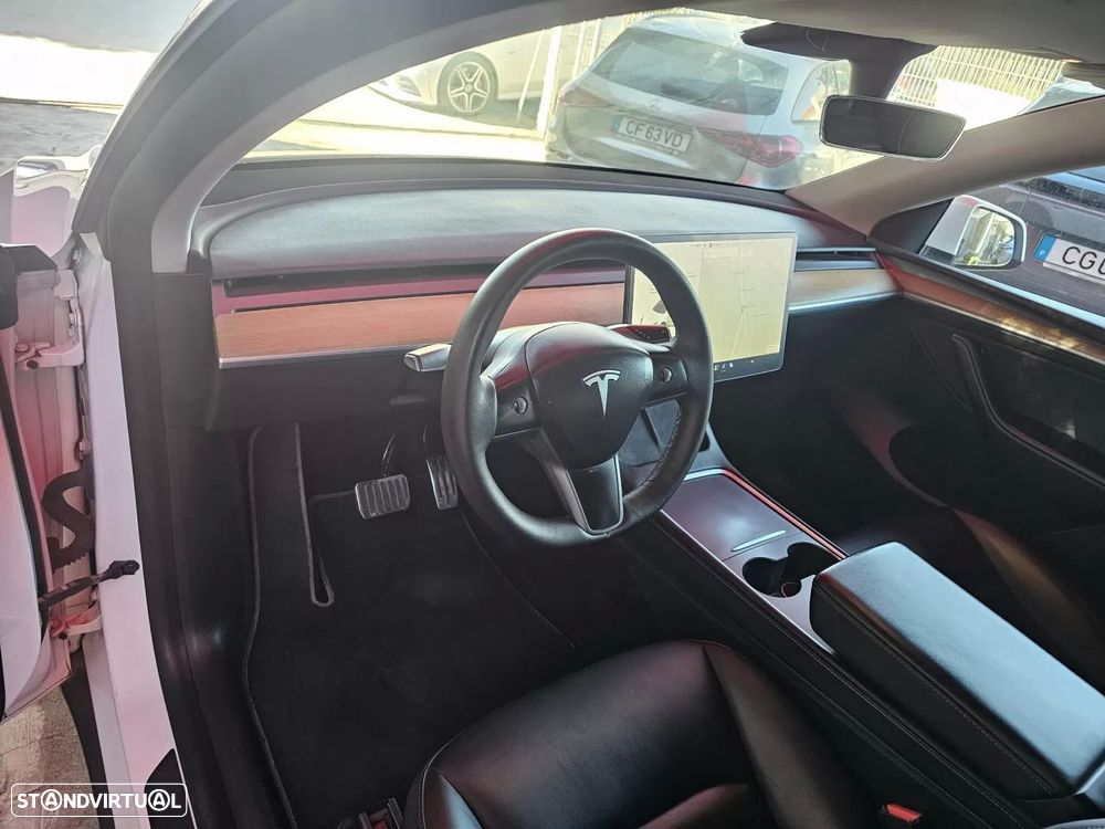 Tesla Model Y Long Range Dual Motor AWD - 8